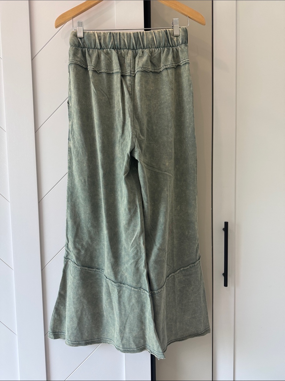 NWOT Zenana Mineral Washed Olive Green Wide-Leg Pants - Picture 3 of 3